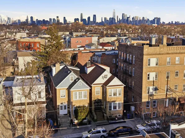 198 Danforth Avenue image 1 of 49