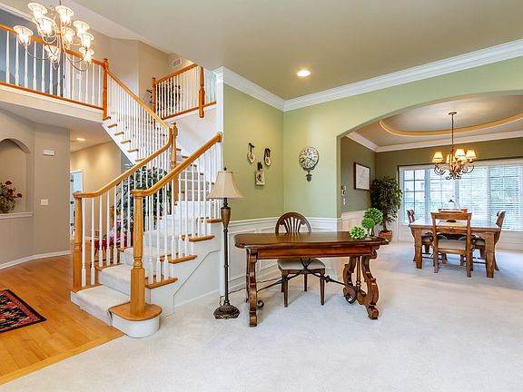 4th image of 521 W Thornwood Dr