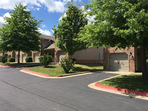 2nd image of 3411 W Chevaux Dr