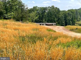 689 Rio Grande Dr, Delray, WV 26714