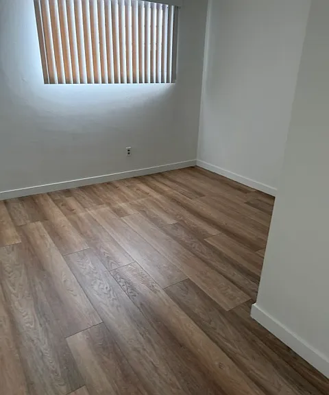 16715 Prairie Ave #6 — Photo 4