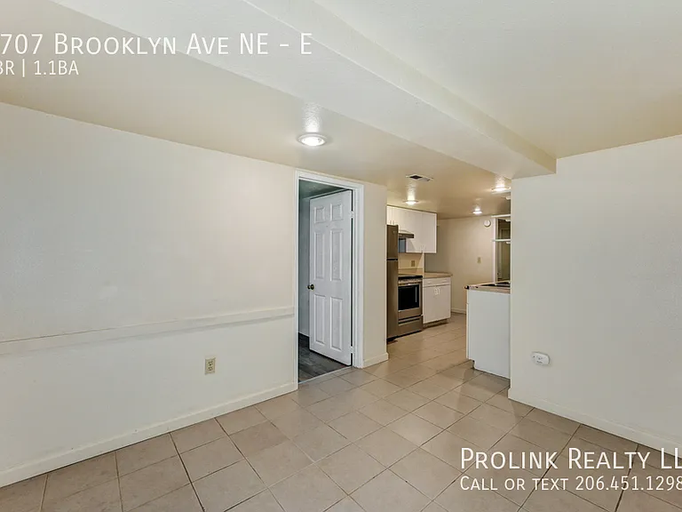 4707 Brooklyn Ave NE #E — Photo 4