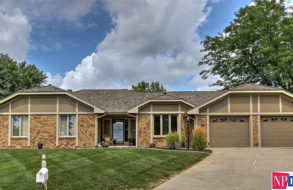 1st image of 16506 Frederick Cir