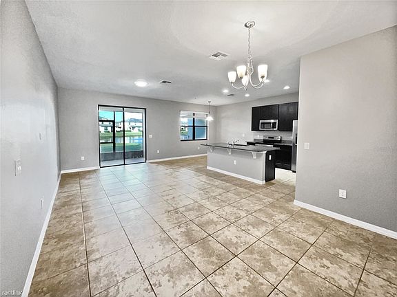 4th image of 2447R Seven Oaks Dr
