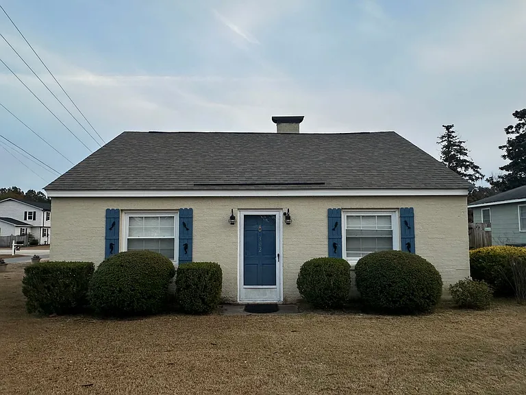 302 N Shores Rd — Photo 1