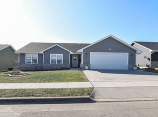 2024 Sky Blue Dr, Dubuque, IA
