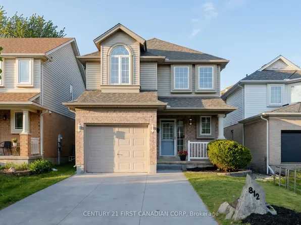 812 Sandcherry St, London, ON N6H 5T9