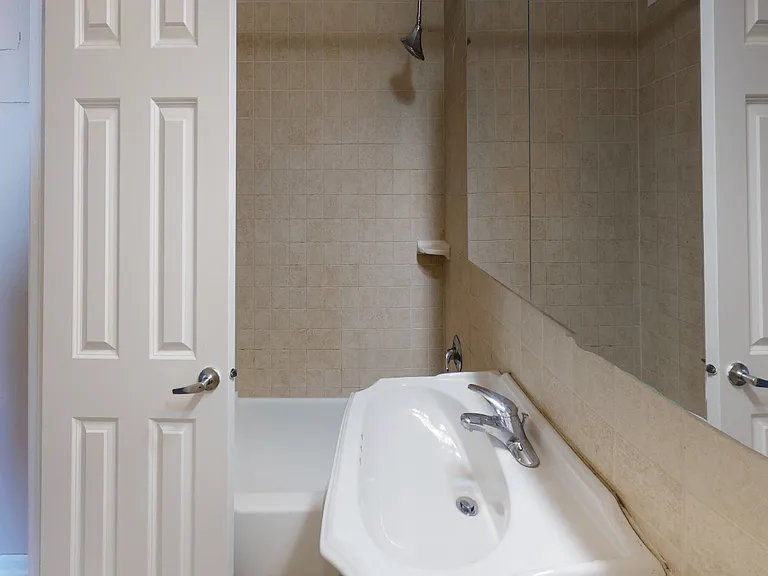 80 N Moore St #8033K — Photo 8