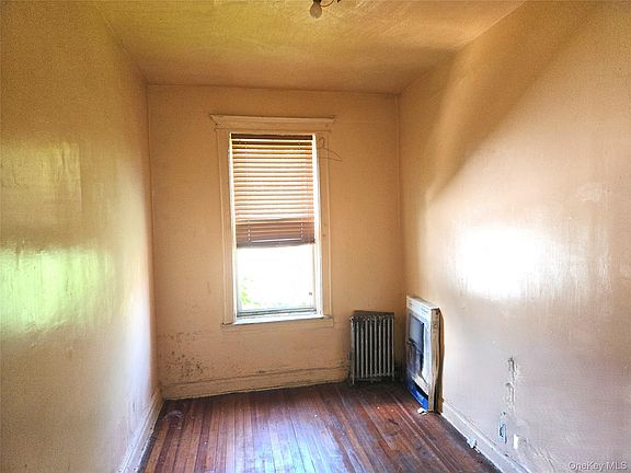 4th image of 580 Chester Street