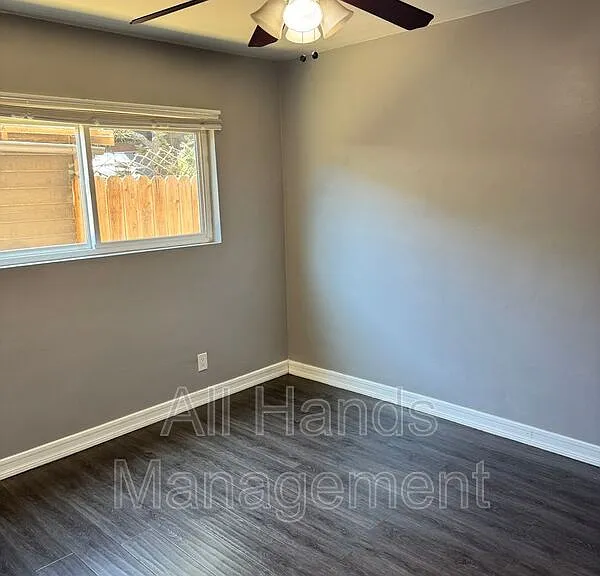 3025 E 5th St #1 — Photo 8