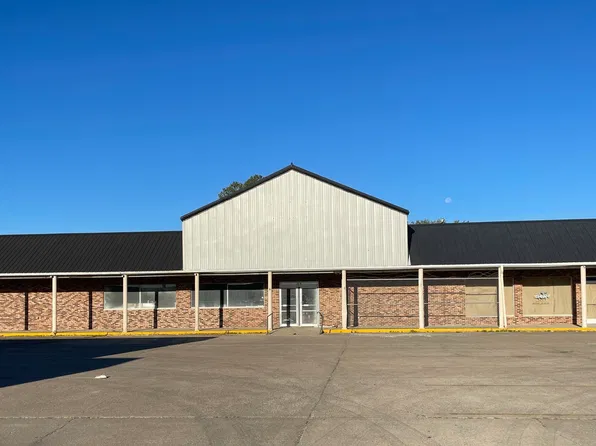 1105 E Randolph St, Mc Leansboro, IL 62859