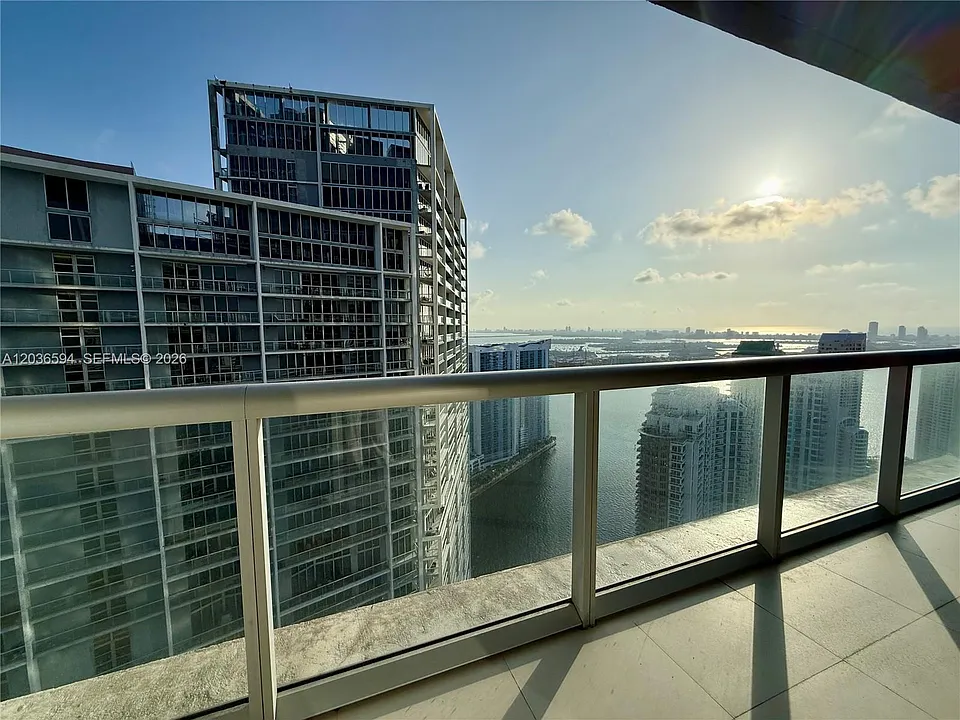 495 Brickell Ave #5106