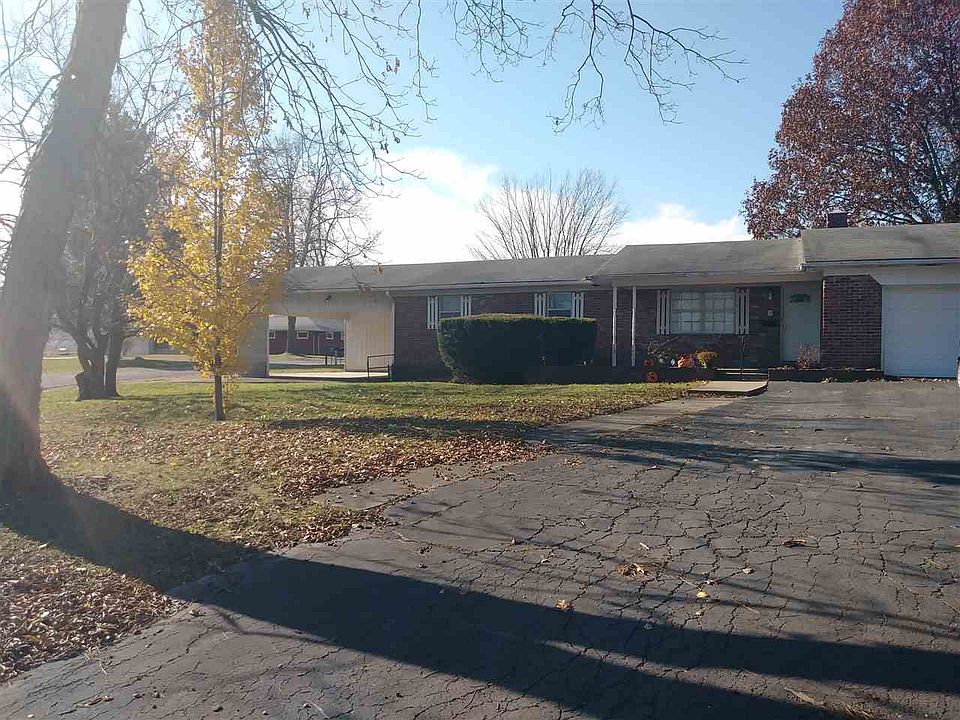 1st image of 902 Valley Dr