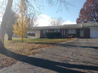 902 Valley Dr, Rockville, IN 47872