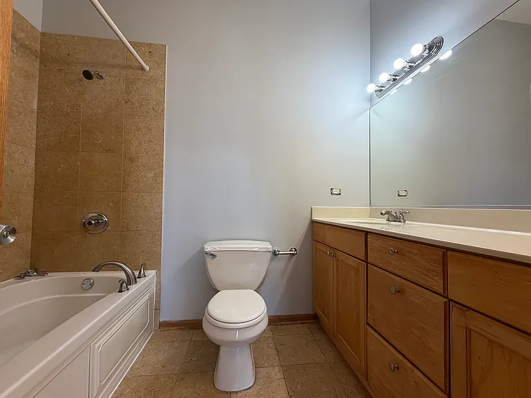 4227 S Calumet Ave #3 — Photo 10