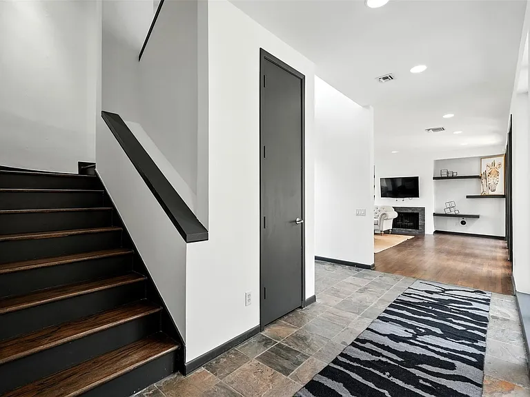 2019 McClendon St — Photo 16