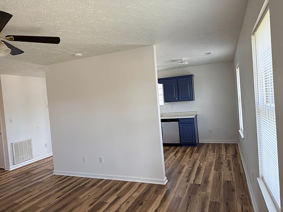 3rd image of 1034 Pinoak Dr