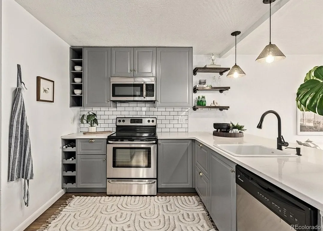 2 bed, 670 sqft, $2,000 — Photo 1