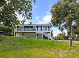 710 Hughes Rd, Hampstead, NC 28443