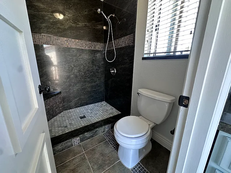 4981 Yvonne Way — Photo 11