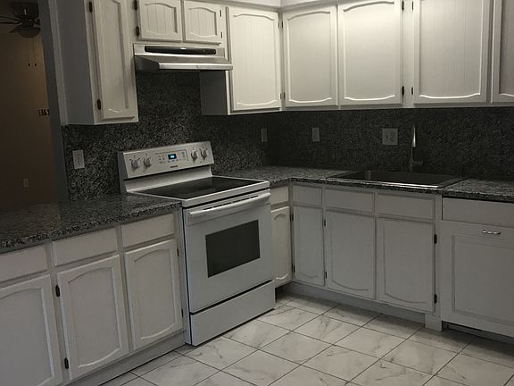 5th image of 2517 Royalty Dr