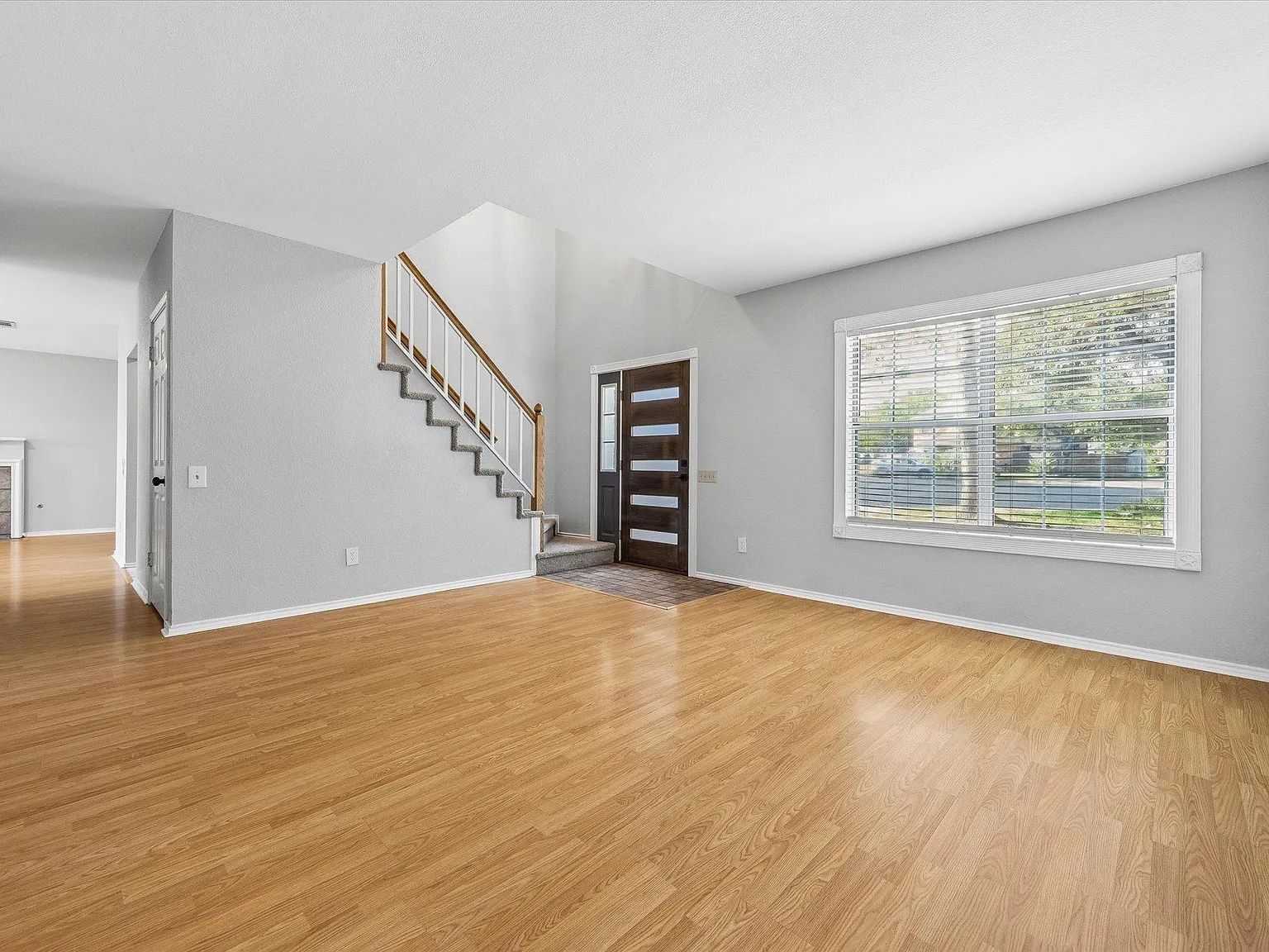 3 bed, 2.5 bath, 1970 sqft, $1,925 — Photo 4