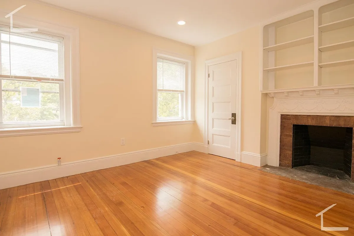 Building Photo - 1616 Beacon St