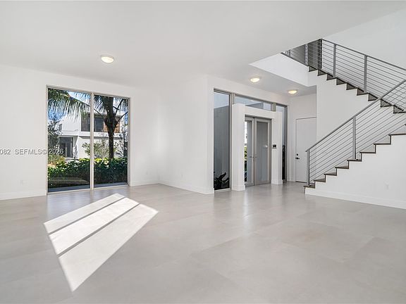 5th image of 16720 N Botaniko Dr N