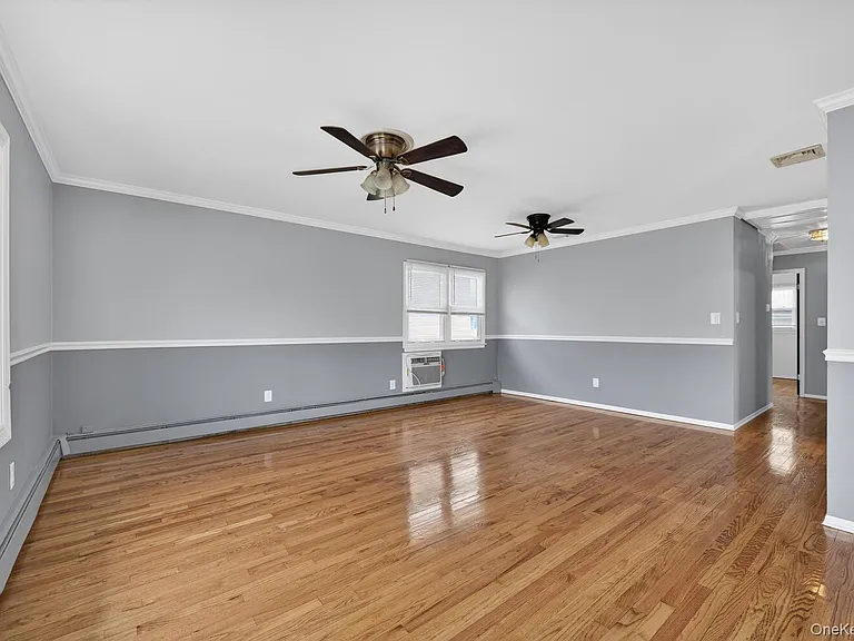 9 Bay Beach Ave — Photo 4