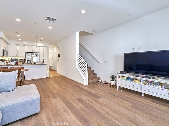 4th image of 5868 Spring St