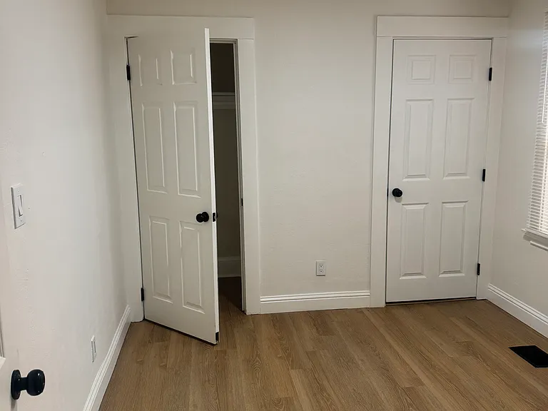 4732 Congress Ave — Photo 20
