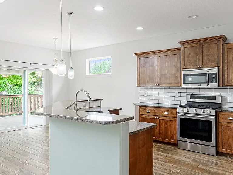 2643 Andrew Ave NW — Photo 25