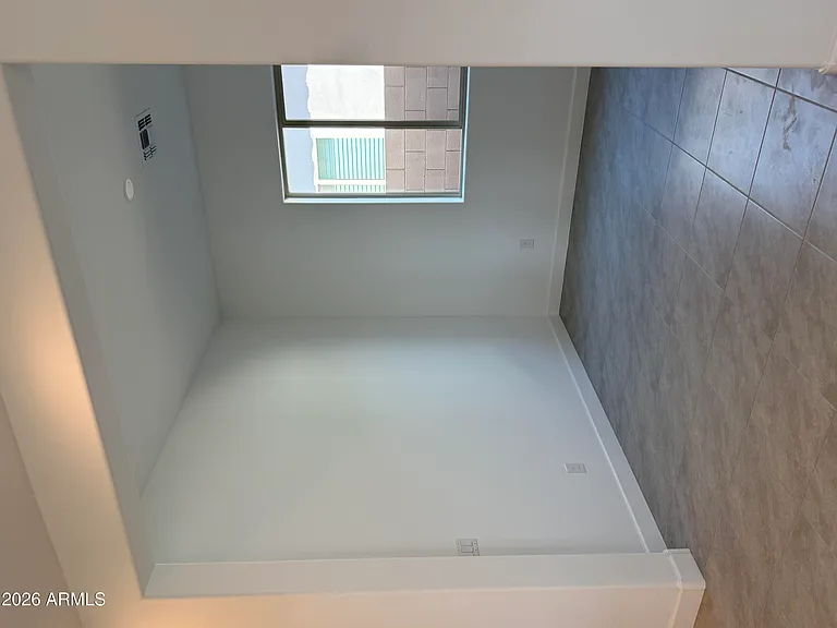 2921 E Mission Ln — Photo 21