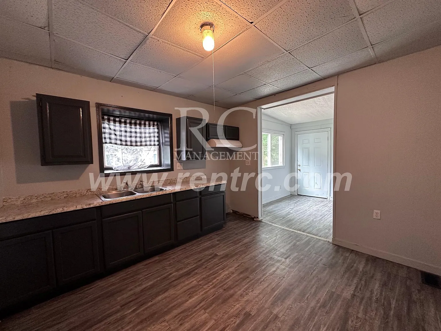 3 bed, 1150 sqft, $850 — Photo 2