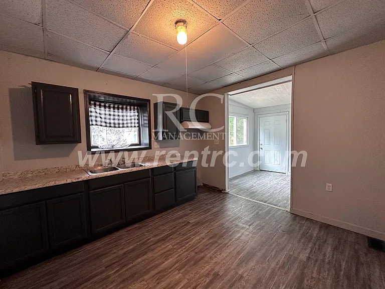 106 Wisconsin Ave — Photo 2