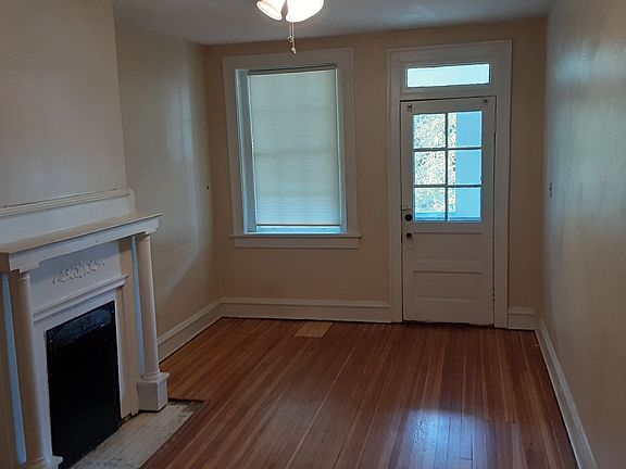 3rd image of 2417 Floyd Ave APT B