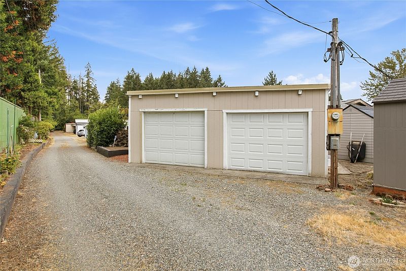 5th image of 930 Trosper Road SW SPC123