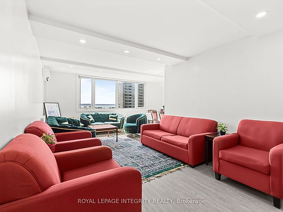 5th image of 2625 Regina St #1406