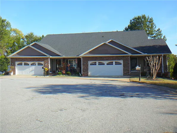 19 Hillsborough Dr, Anderson, SC 29621