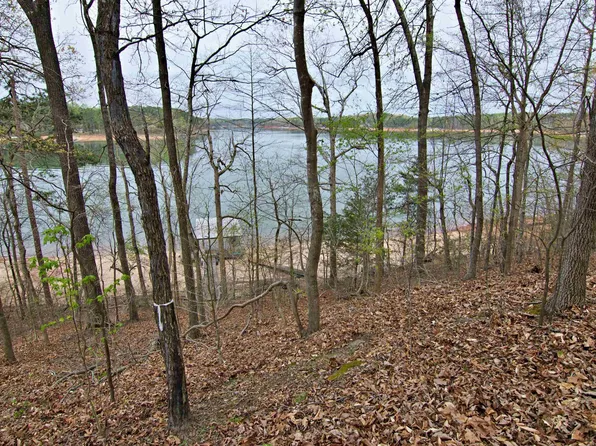 750 W Pecan Dr, Westminster, SC 29693