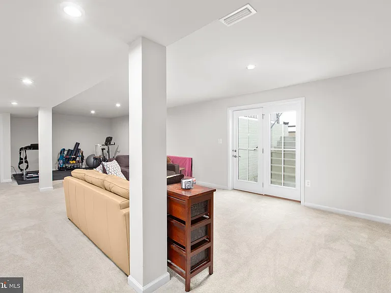 6427 Hawkeye Dr — Photo 42