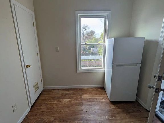 2nd image of 928 Hancock Ave #3L