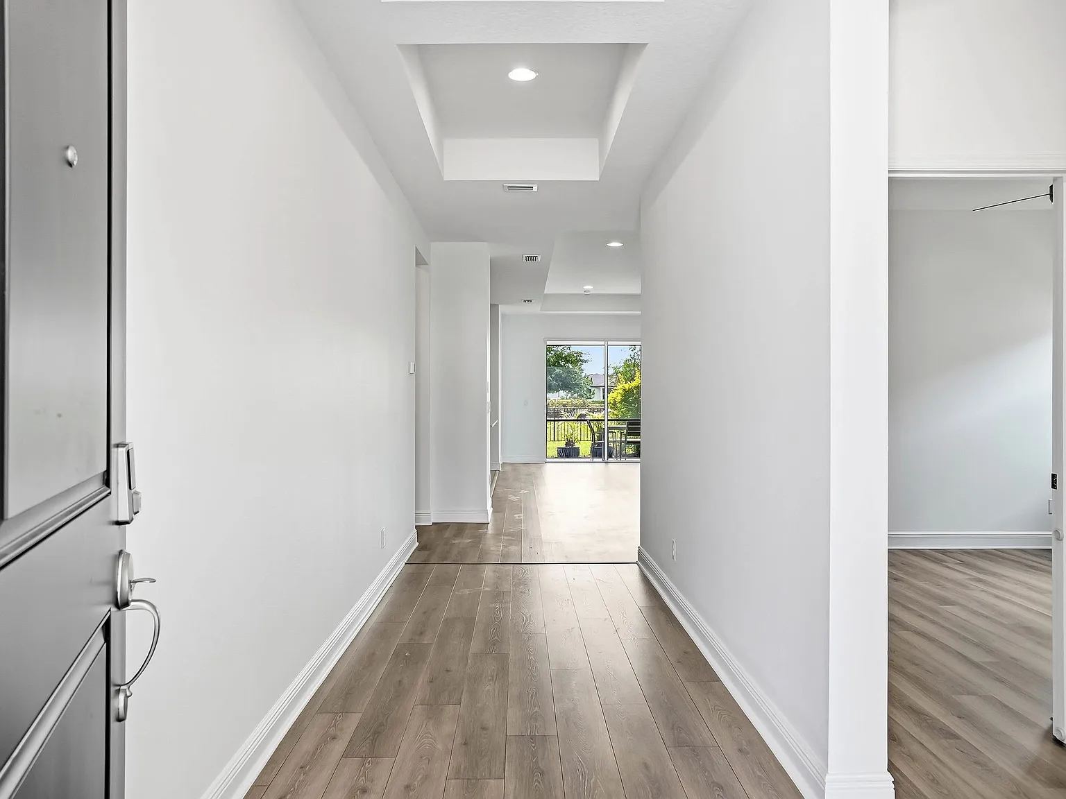 3 bed, 1901 sqft, $3,500 — Photo 4