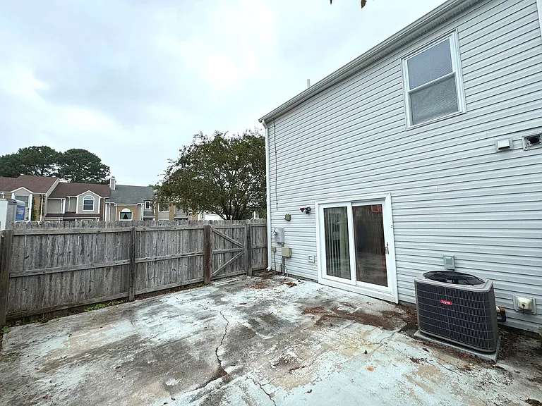 1254 Corkwood Cir — Photo 27