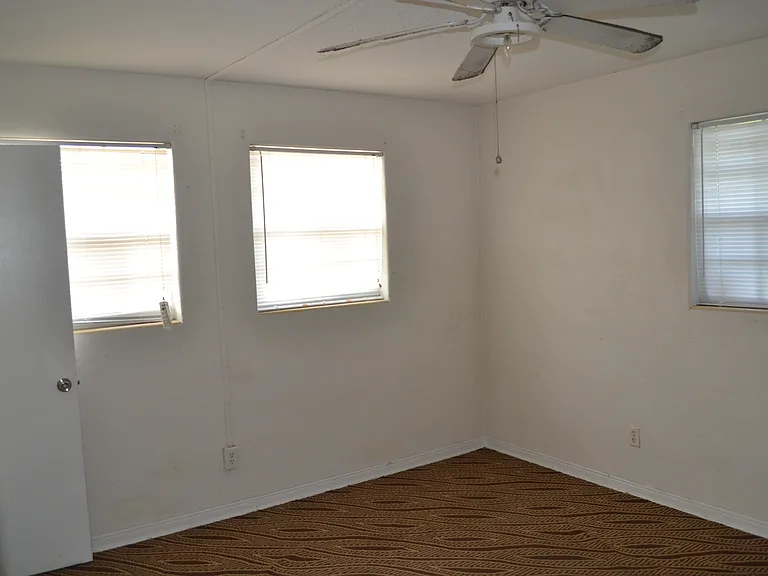 1128 Ginsberg Dr — Photo 12