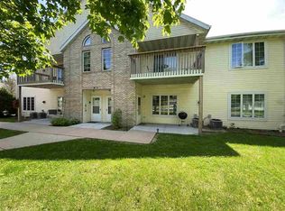 916 Monroe St APT 6, Fort Atkinson, WI 53538