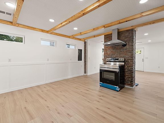 5th image of 305 Harrison Ave