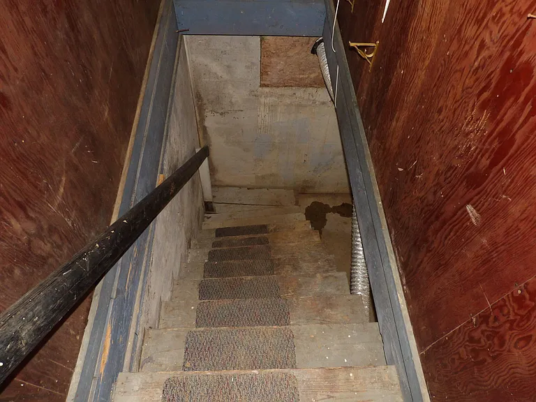 109 Allnutt Dr — Photo 35