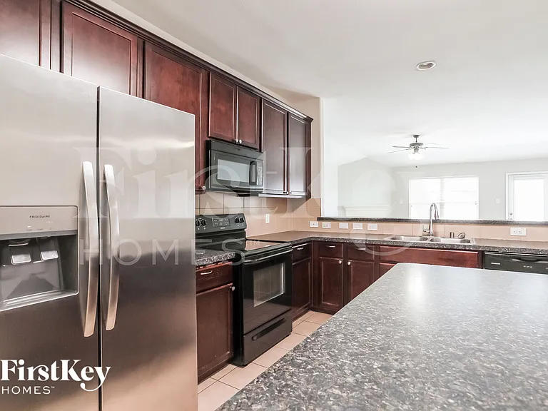 1417 Villa Paloma Blvd — Photo 5