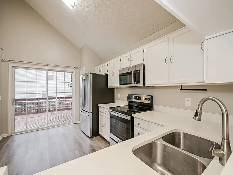 3521 Glenfalls Dr — Photo 8